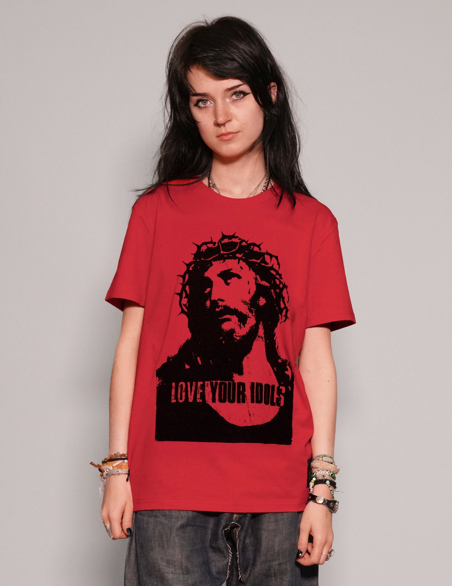 'Love Your Idols' T-Shirt in Red