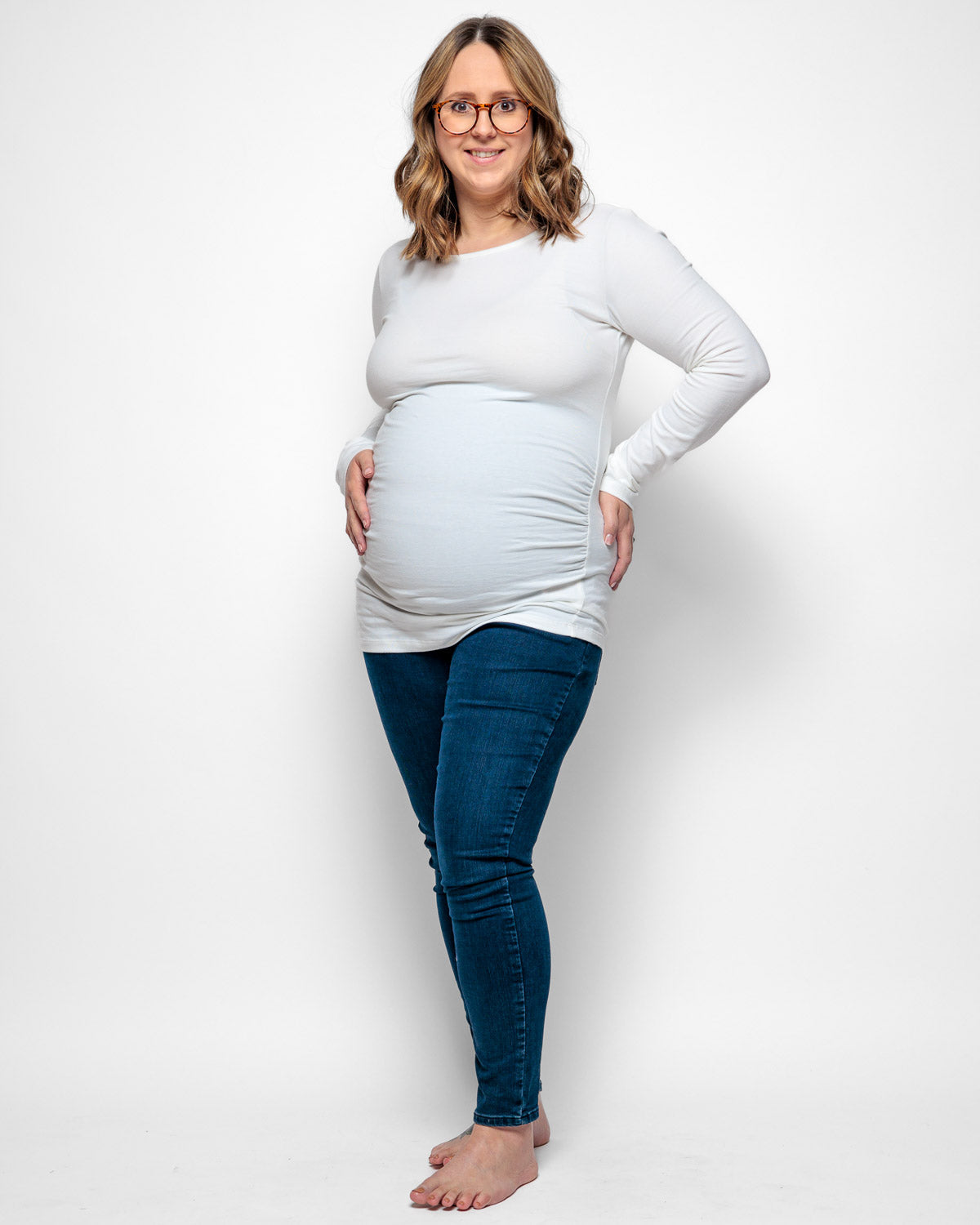MATERNITY LONG SLEEVE TOP IN WHITE
