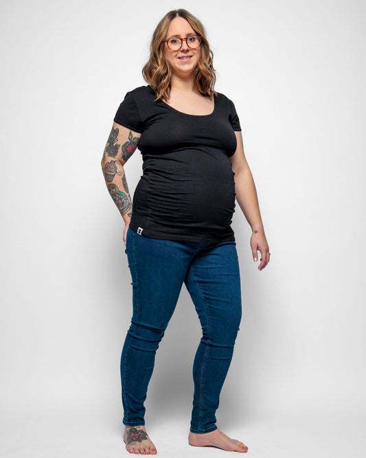 MATERNITY SHORT SLEEVE TSHIRT IN BLACK