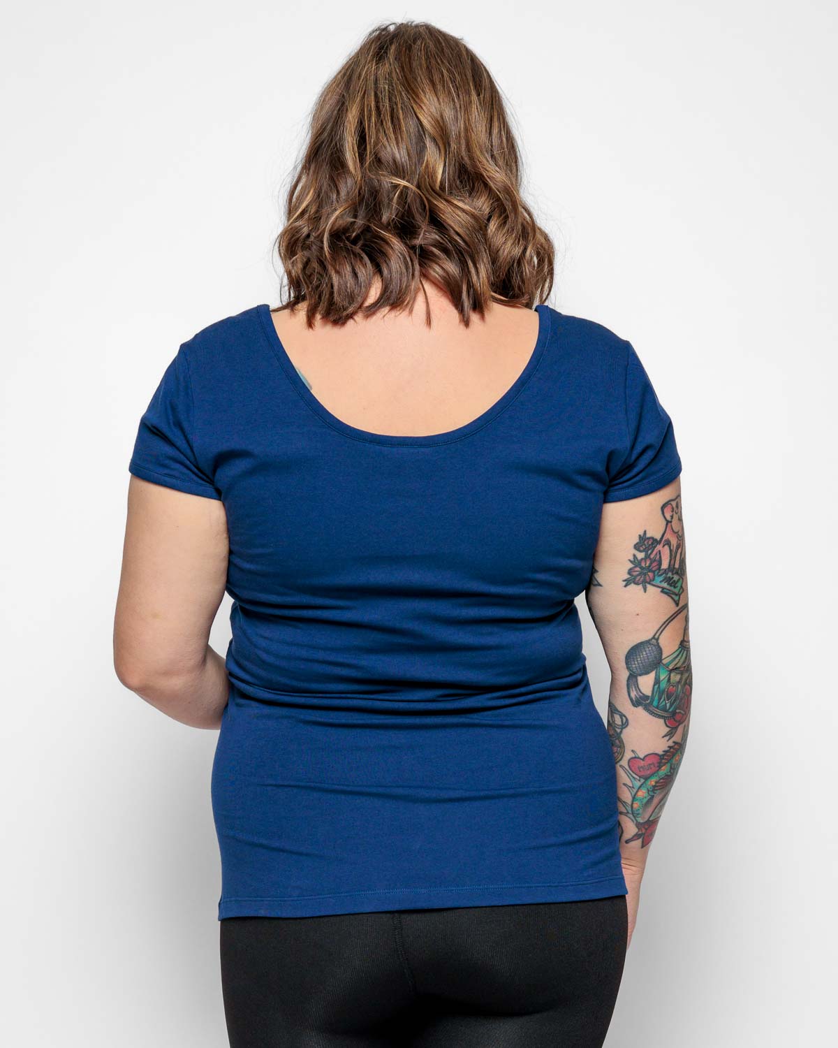 MATERNITY SHORT SLEEVE TSHIRT IN NAVY