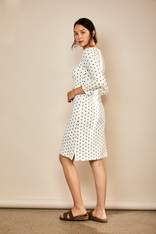 Nursing dress in White/Black Spots