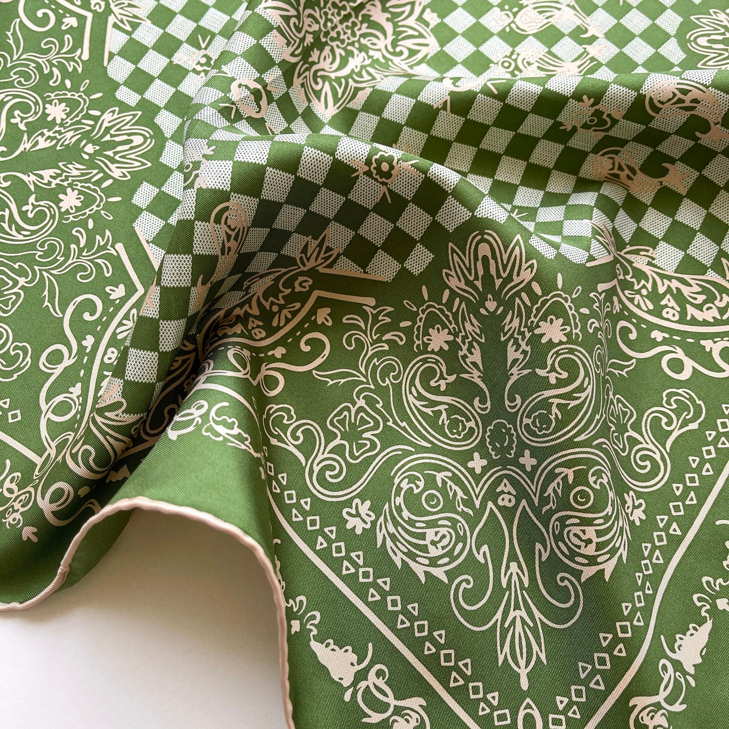 Classic Baroque Check Silk Scarf - 53cm Hand-rolled Men's Square Neckerchief Women's Bandana