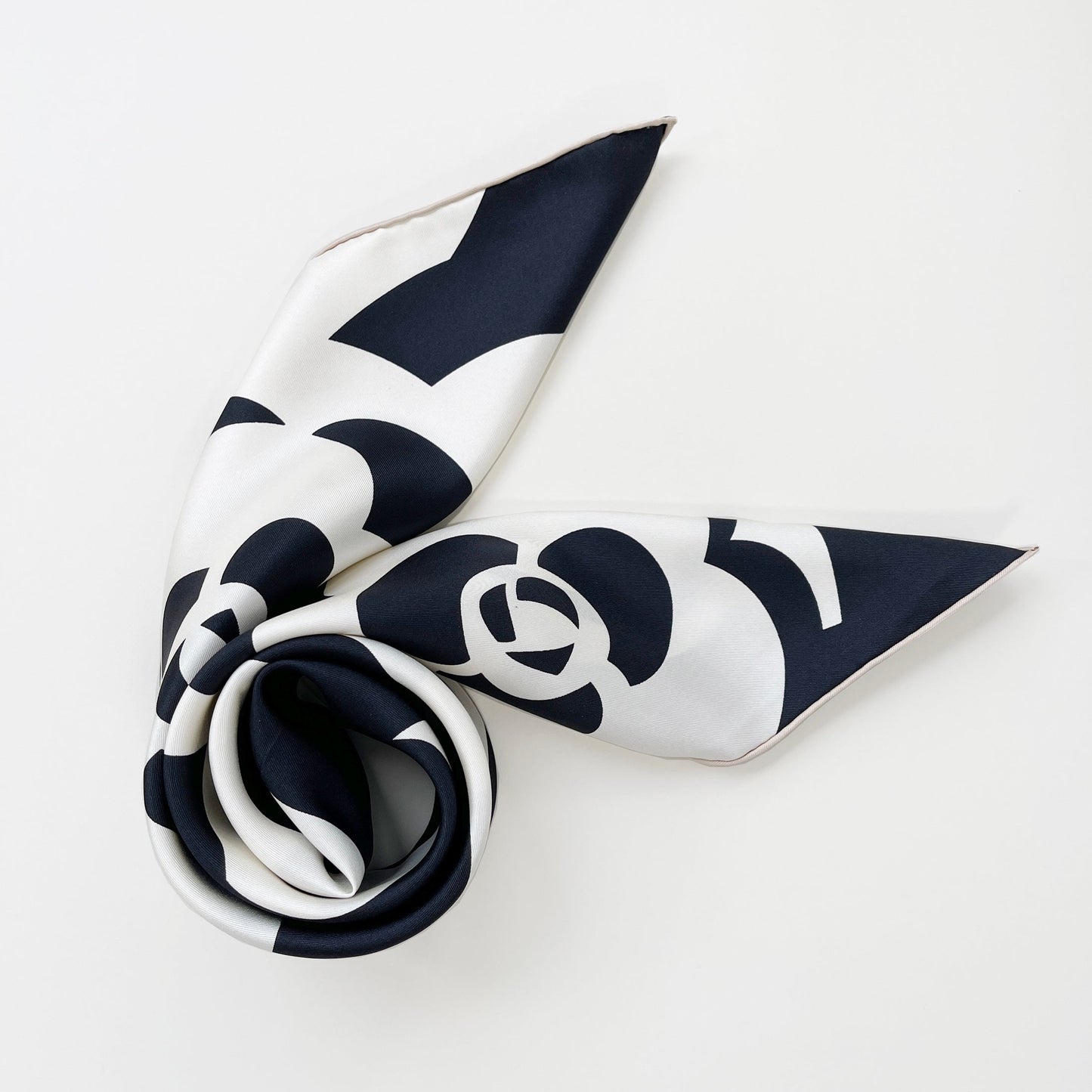 Black White Camellia Love Silk Scarf - 90cm Hand-rolled Women's Head Scarf