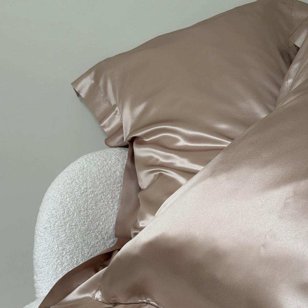 Lucinda Oxford Set of 2 Silk Pillowcases