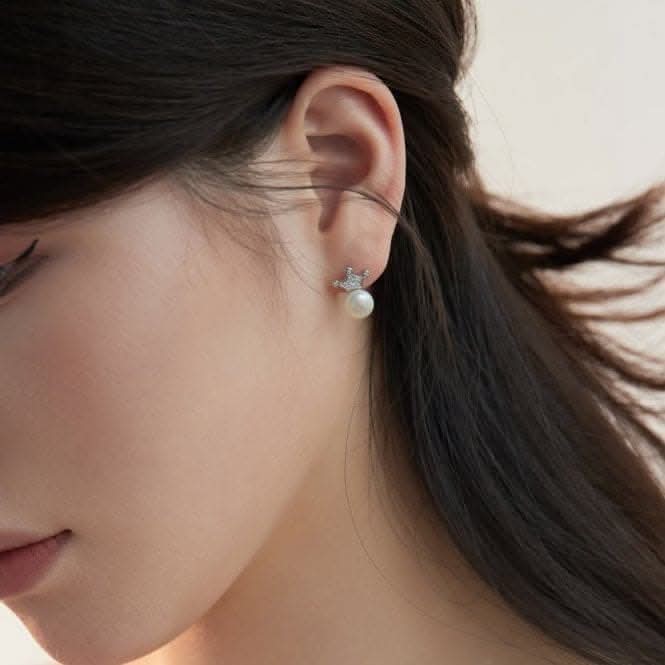 Fresh Water Pearl Sparkling Crown Earrings ERLE074