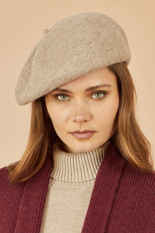 Yumi Oatmeal Soft Knitted Beret