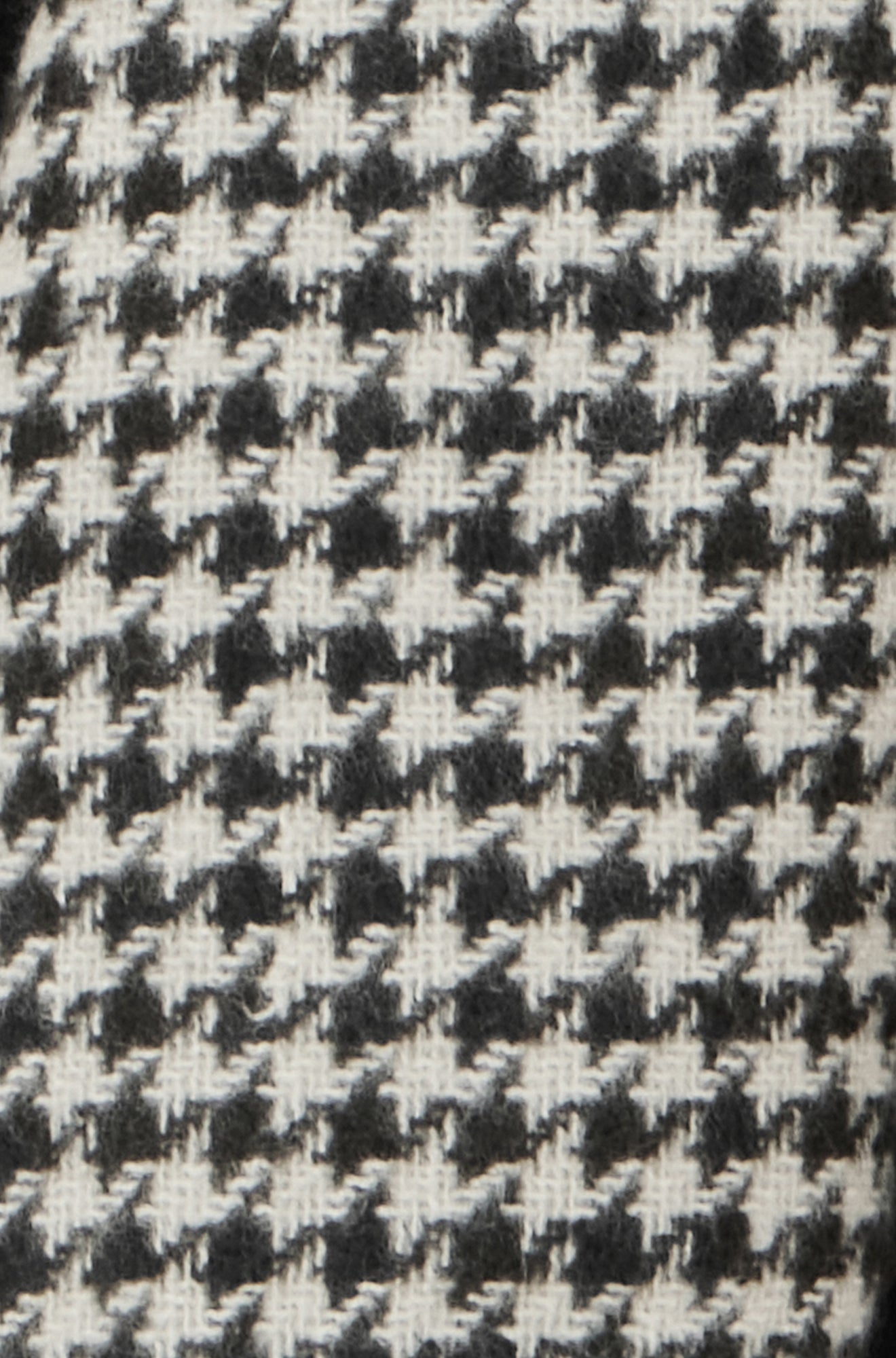 Yumi Black Dog Tooth Scarf With Stitch Detail