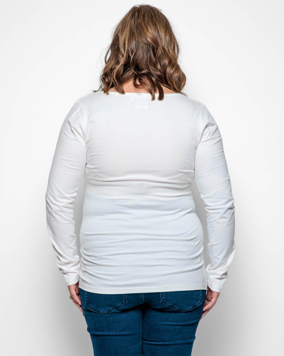 MATERNITY LONG SLEEVE TOP IN WHITE