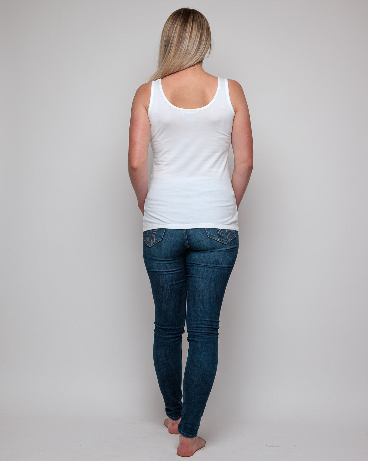 WOMEN'S VEST IN WHITE