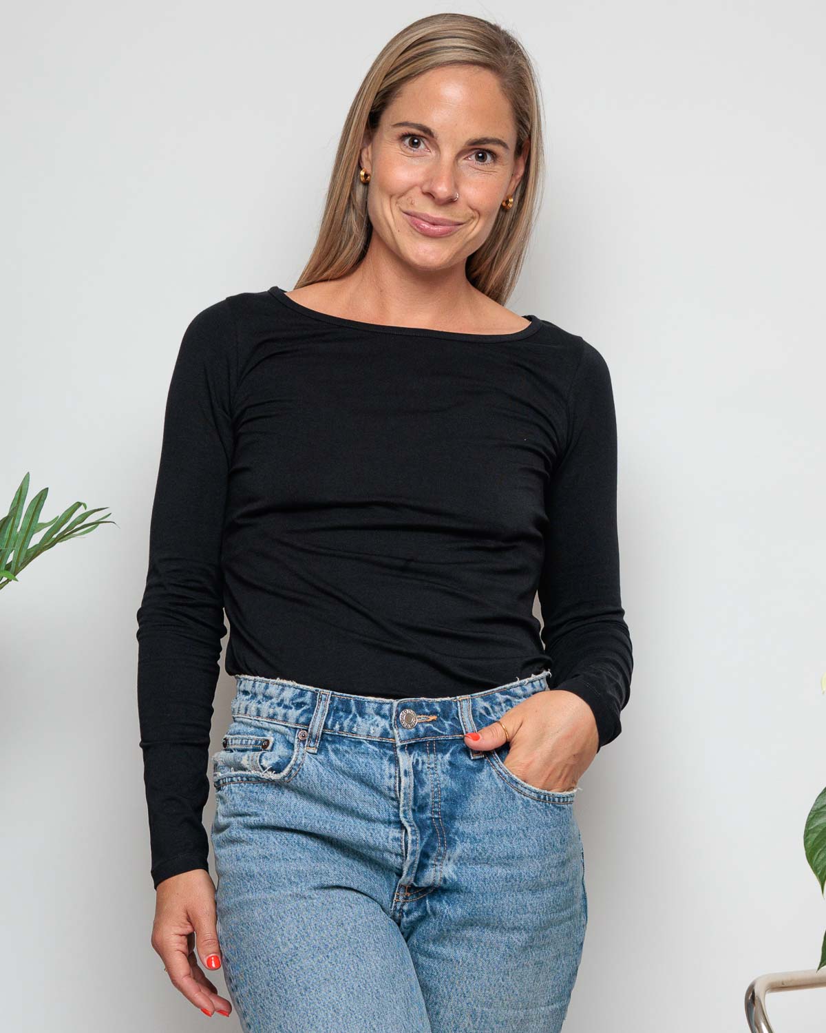 WOMEN'S LONG SLEEVE TOP IN BLACK