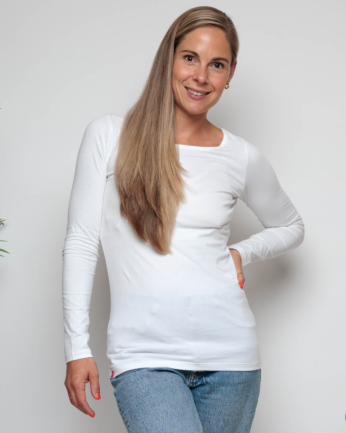 WOMEN'S LONG SLEEVE TOP IN WHITE
