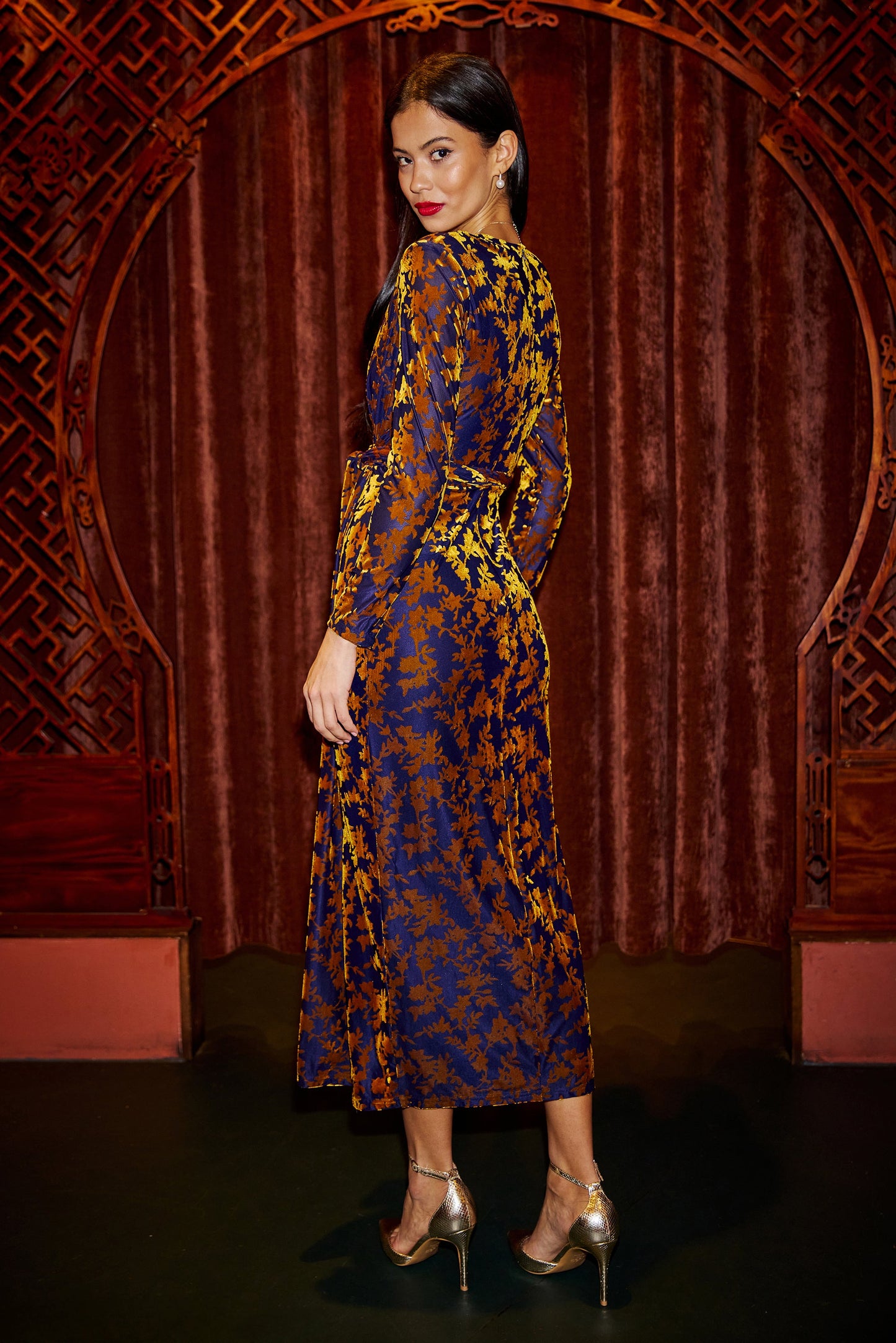 Yumi Navy Velour Stretch Midi Dress With Long Sleeves