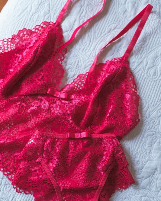 Queen Anne's Lace Women's Lingerie Set