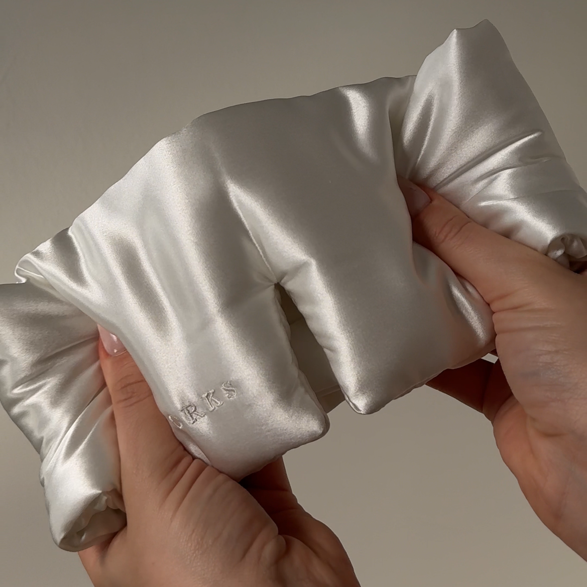 Cloud Contouring Sleep Mask