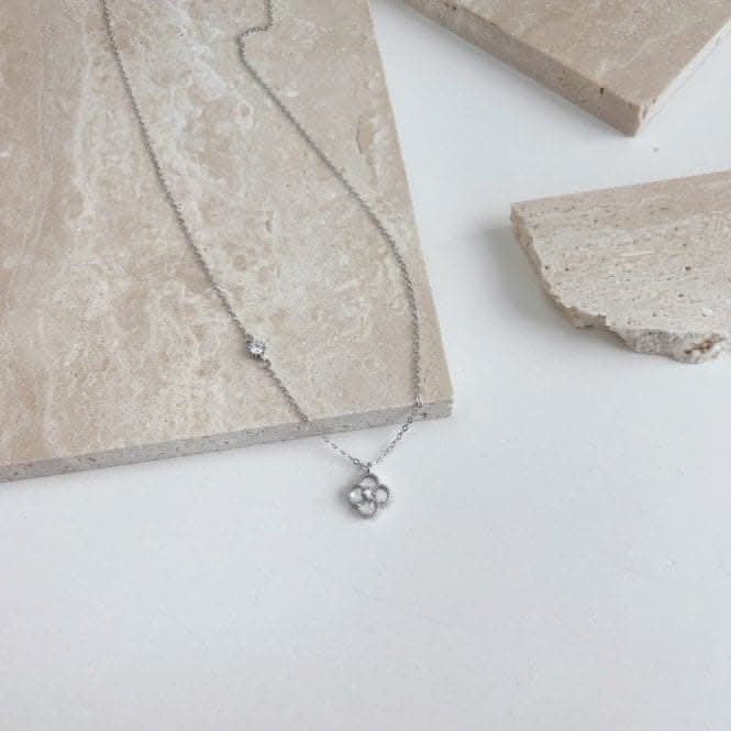 Sterling Silver Rhodium Plated White Lucky 4 Leaf Necklace ERLN034